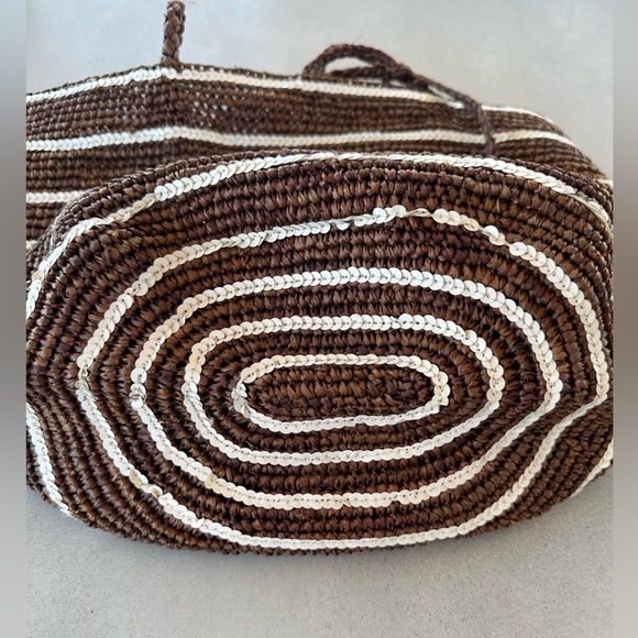 Brown Woven shoulder bag with sequin detail - Picture 5 of 5